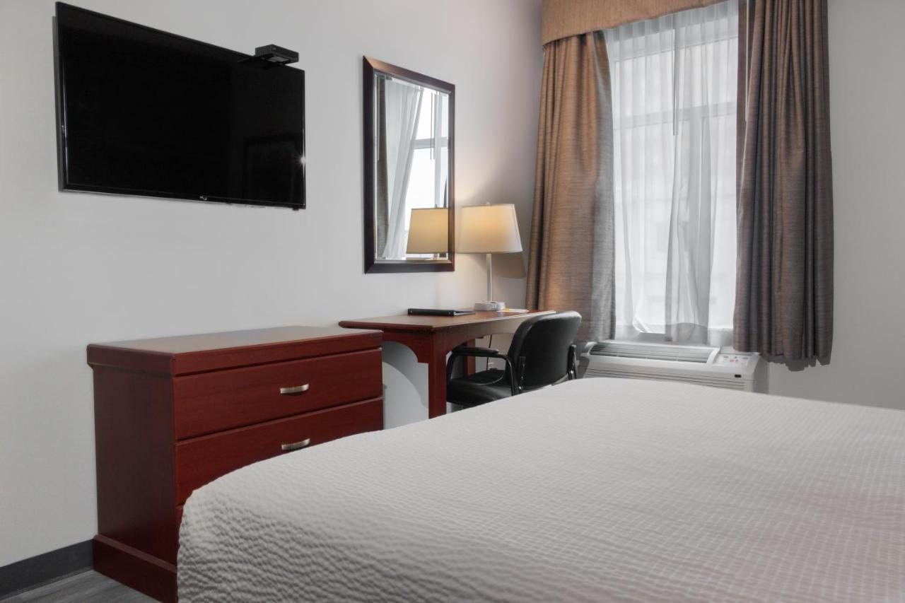Premier Inn & Suites - Downtown Hamilton Eksteriør billede