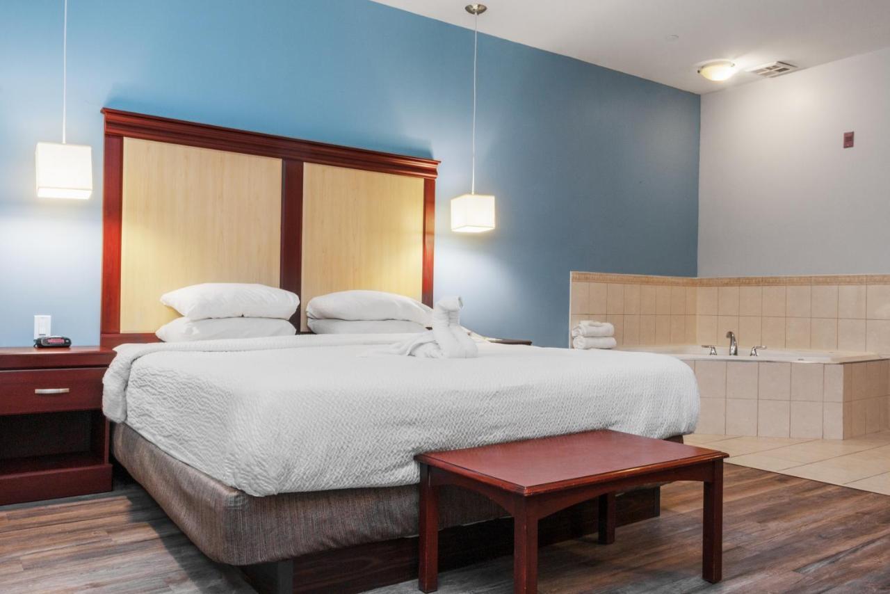 Premier Inn & Suites - Downtown Hamilton Eksteriør billede
