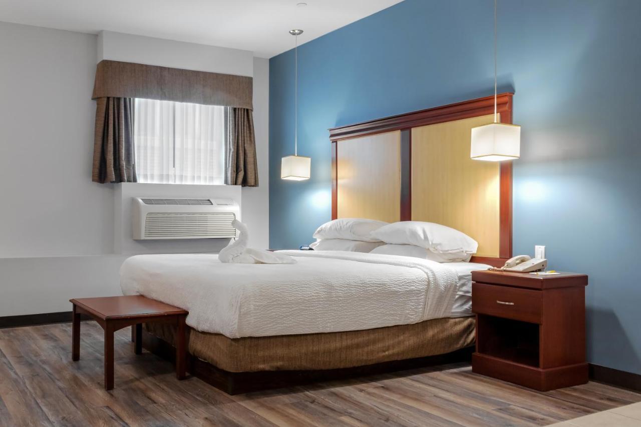 Premier Inn & Suites - Downtown Hamilton Eksteriør billede